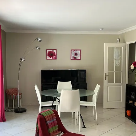 Maison Lumineuse Avec Jardin *